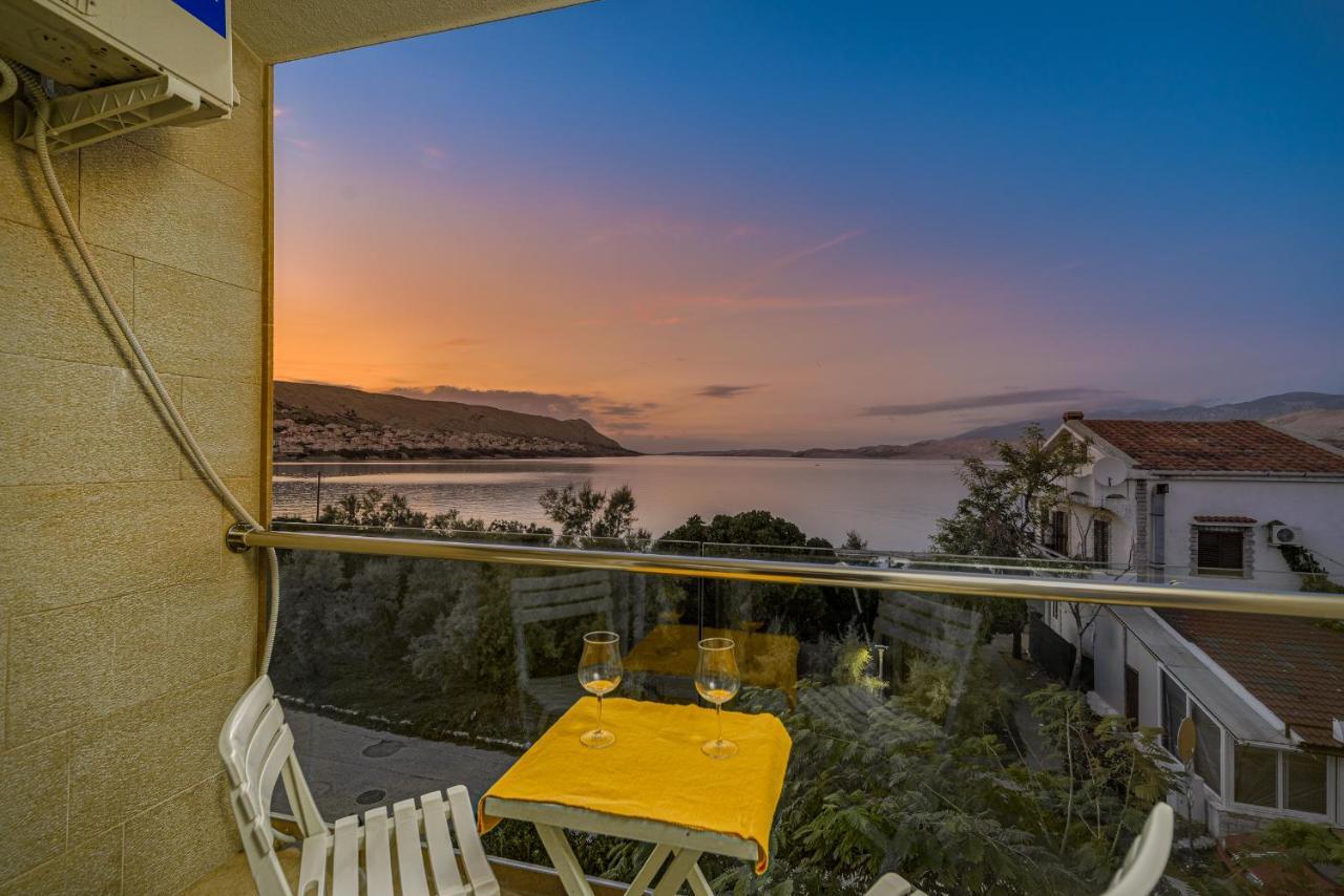 Studio Holiday Adriatic Pag Town Exterior photo