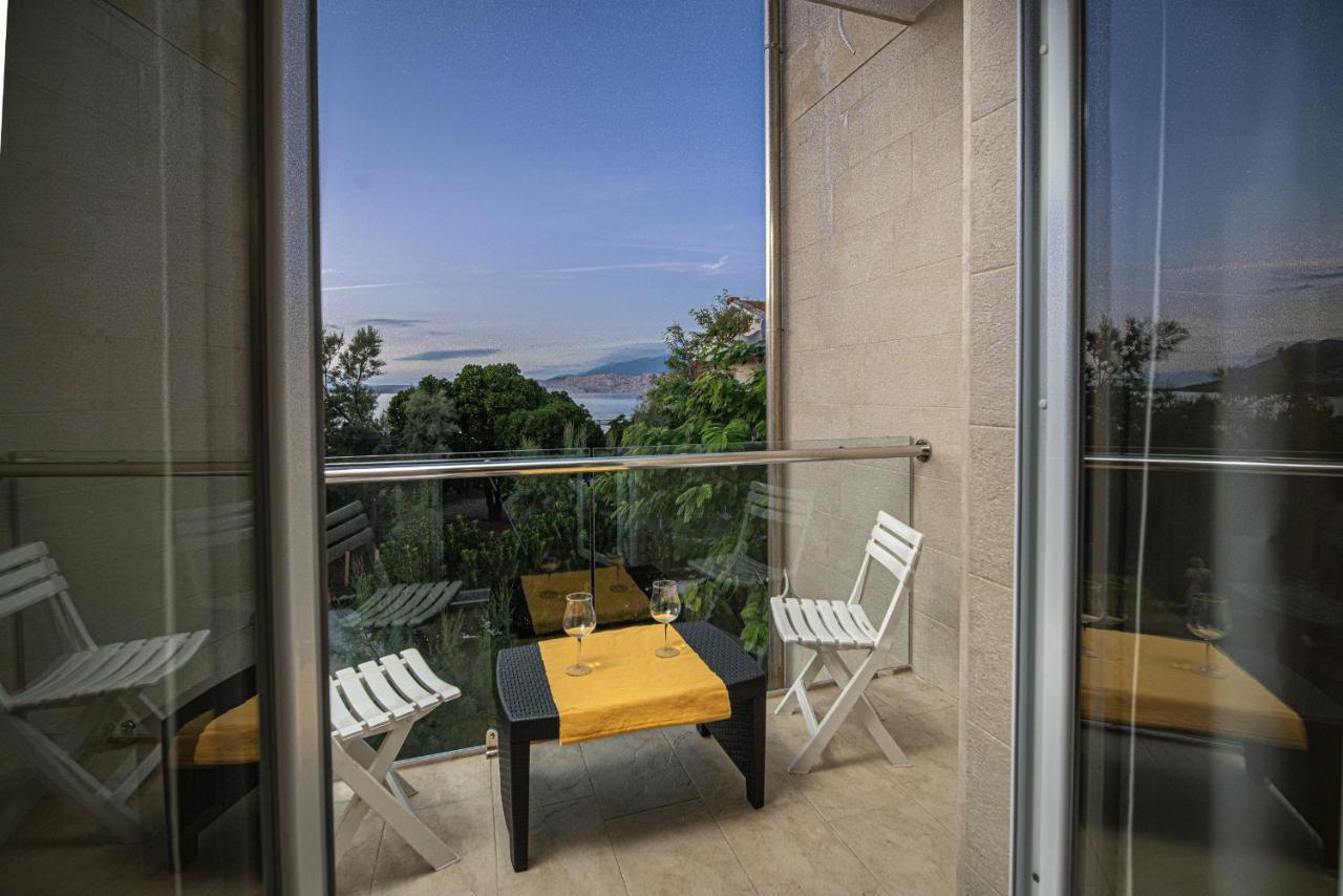 Studio Holiday Adriatic Pag Town Exterior photo